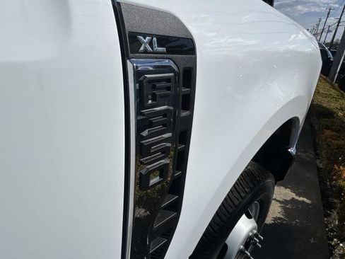 New 2026 Ford F350 XL w/ XL Chrome Package image 28