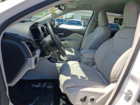 Used 2020 Jeep Cherokee Limited AWD/4WD image 14