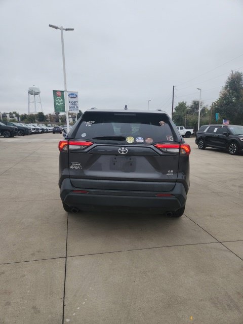 Used 2021 Toyota RAV4 LE AWD/4WD image 8