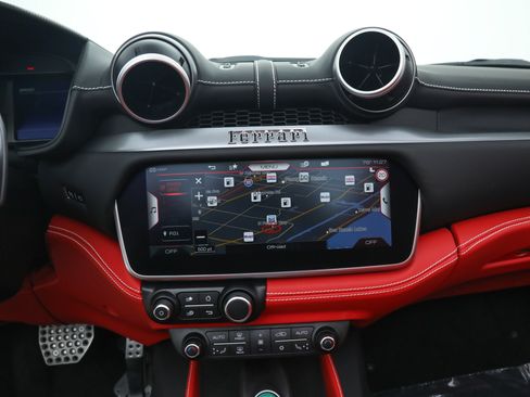 Certified 2022 Ferrari Portofino M RWD image 31