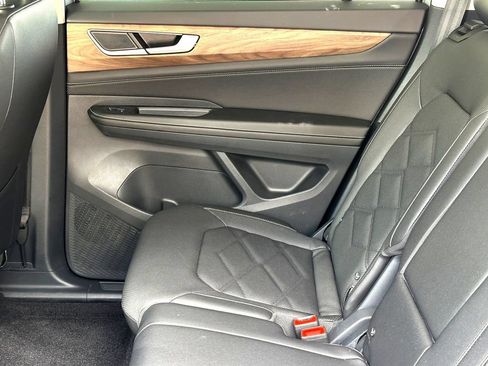 Certified 2026 Volkswagen Atlas SE FWD image 26