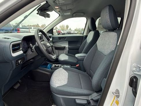 New 2025 Ford Maverick XLT image 32