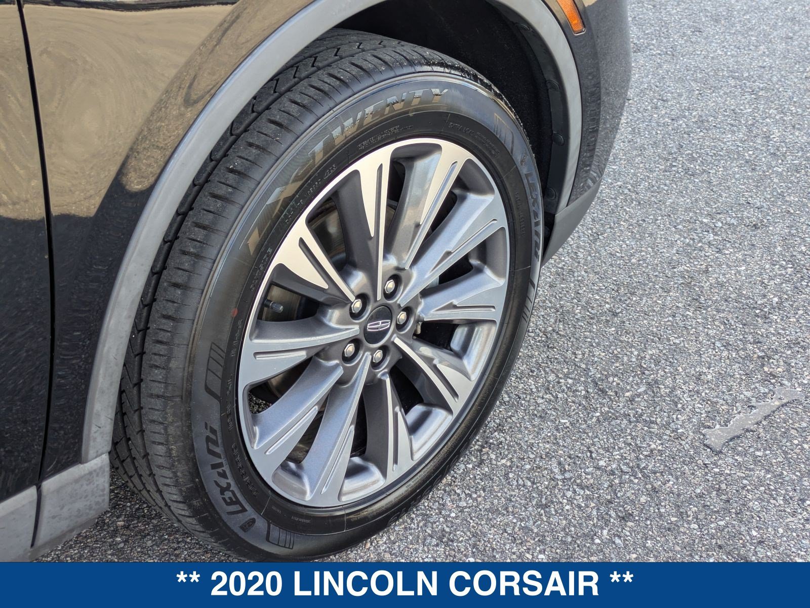 Used 2020 Lincoln Corsair Reserve w/ Elements Package FWD image 13