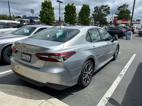 Used 2023 Toyota Camry XLE FWD image 4