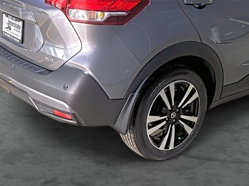 Used 2020 Nissan Kicks SR image 12