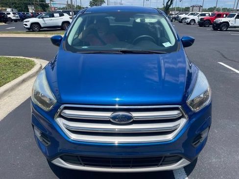 Used 2017 Ford Escape SE FWD image 2