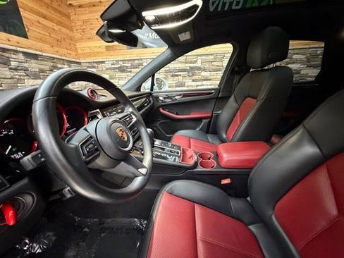 Used 2022 Porsche Macan AWD/4WD image 13