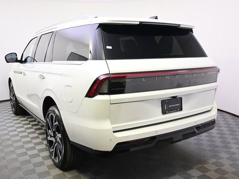 New 2026 Lincoln Navigator Black Label AWD/4WD image 4