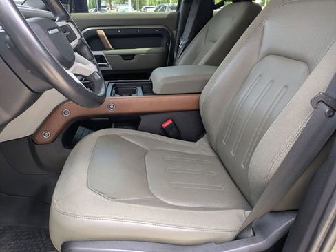 Used 2020 Land Rover Defender 110 SE image 23