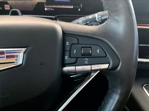 Used 2023 Cadillac Escalade ESV Premium Luxury image 25