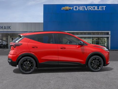 New 2027 Chevrolet Bolt RS w/ Super Cruise Package FWD image 5
