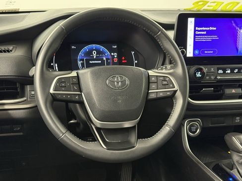 Used 2024 Toyota Grand Highlander Limited image 32