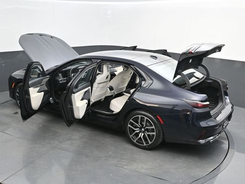 Certified 2023 BMW 760i xDrive image 62