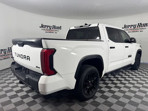 Used 2023 Toyota Tundra SR5 w/ SR5 Convenience Package AWD/4WD image 7