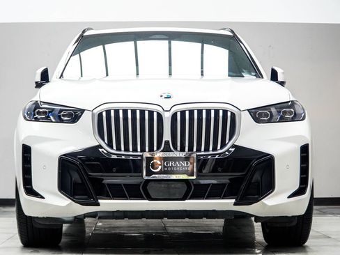 Used 2026 BMW X5 xDrive40i AWD/4WD image 9