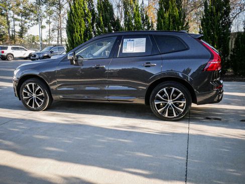 Used 2025 Volvo XC60 B5 Plus image 7