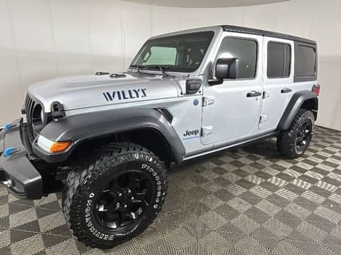 Used 2023 Jeep Wrangler Unlimited w/ Cold Weather Group AWD/4WD image 6
