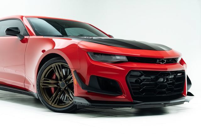 Used 2020 Chevrolet Camaro ZL1 RWD image 4