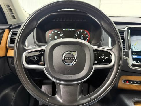 Used 2021 Volvo XC90 T6 Momentum w/ Climate Package AWD/4WD image 22