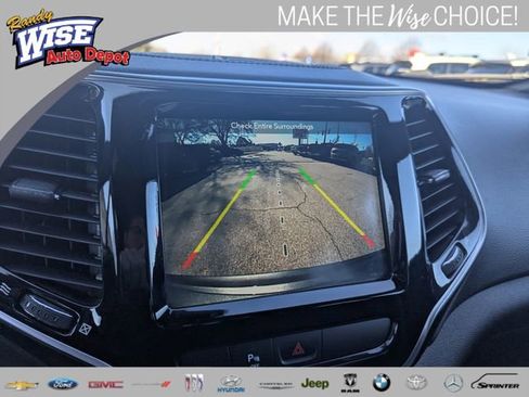 Used 2019 Jeep Cherokee High Altitude image 14