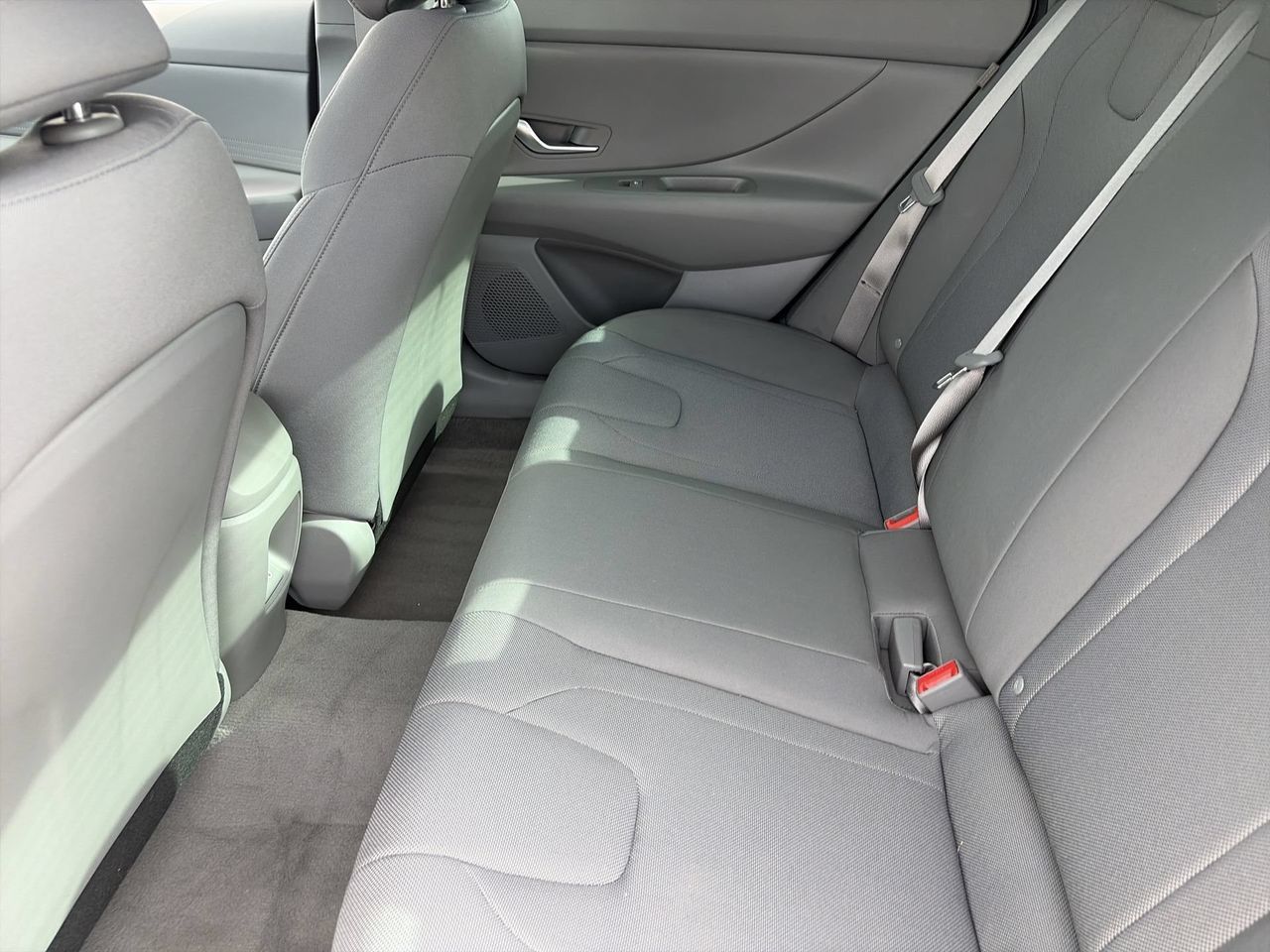 Certified 2024 Hyundai Elantra SE FWD image 16