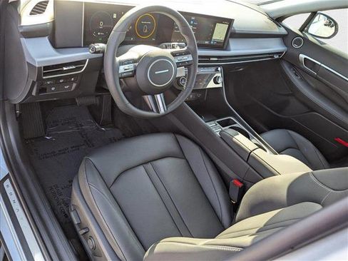 New 2025 Hyundai Sonata Limited image 3