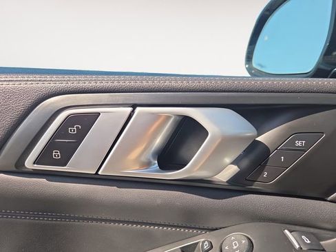 Used 2023 BMW X5 xDrive45e image 18