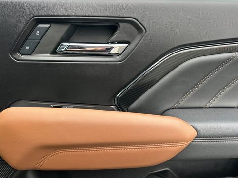 Used 2024 GMC Canyon AT4 w/ AT4 Premium Package image 19