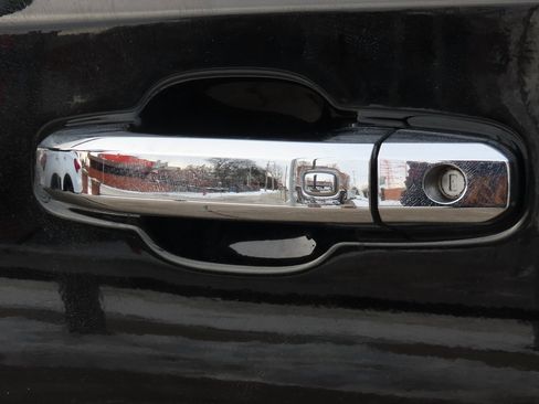 Used 2022 Chevrolet Silverado 1500 High Country image 22