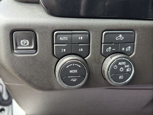 Used 2025 Chevrolet Silverado 1500 RST w/ Redline Edition AWD/4WD image 23