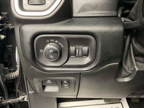 Used 2019 RAM 1500 Laramie image 15