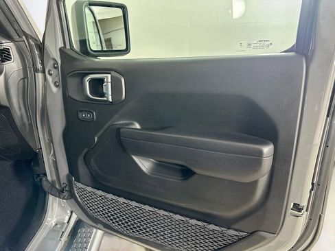 Used 2023 Jeep Wrangler Unlimited Sport AWD/4WD image 45