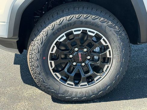 New 2026 GMC Canyon AT4 AWD/4WD image 6