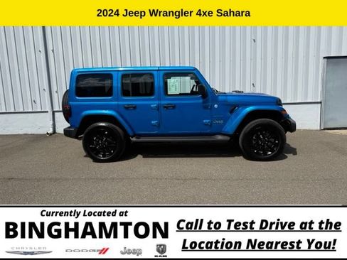 Used 2024 Jeep Wrangler Unlimited Sahara w/ Safety Group AWD/4WD image 4