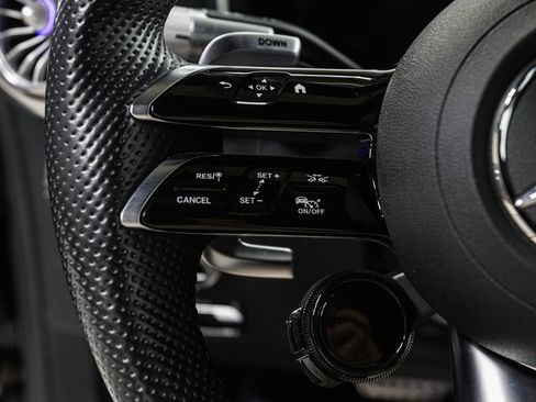 Used 2022 Mercedes-Benz SL 55 AMG 4MATIC w/ Driver Assistance Package image 11