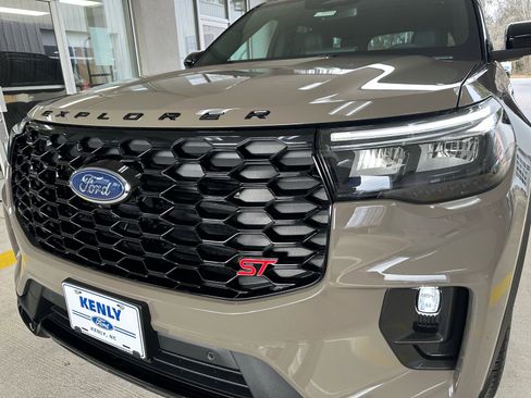 New 2026 Ford Explorer ST image 2