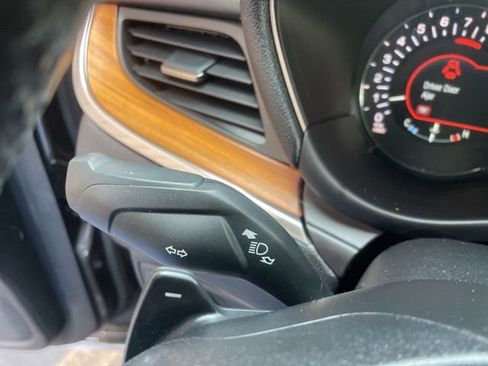 Used 2019 Lincoln MKC Reserve w/ MKC Climate Package FWD image 28