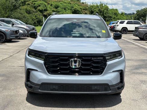 Used 2025 Honda Pilot Black Edition image 6