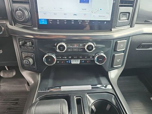 Used 2025 Ford F150 Lariat w/ Equipment Group 501A Mid AWD/4WD image 17