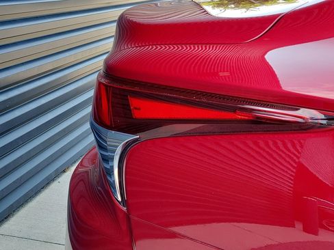 Used 2018 Lexus LS 500 500 Base w/ Luxury Package image 16