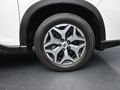 Used 2021 Subaru Forester Premium image 10