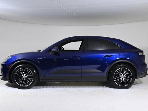 Certified 2025 Porsche Macan Electric image 2