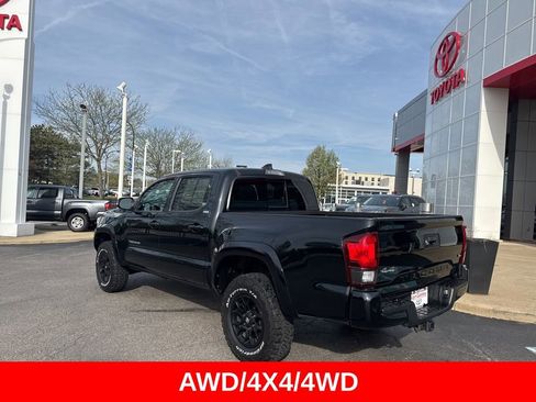 Used 2020 Toyota Tacoma SR5 w/ Technology Package image 5