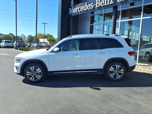 New 2025 Mercedes-Benz GLB 250 4MATIC image 3