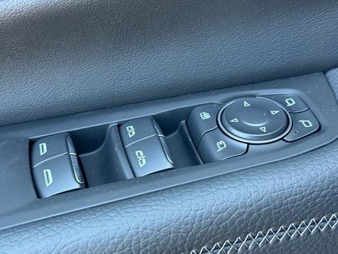 New 2026 GMC Yukon XL Denali w/ Denali Reserve Package AWD/4WD image 12