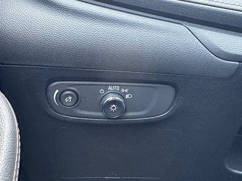 Used 2025 Buick Encore GX Preferred AWD/4WD image 15