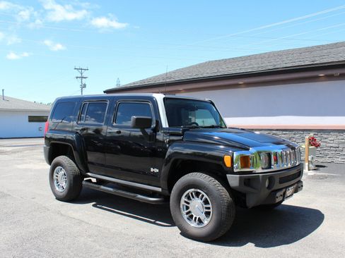 Used 2007 HUMMER H3 AWD/4WD image 2