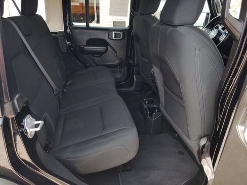 Used 2021 Jeep Wrangler Unlimited Sport AWD/4WD image 31