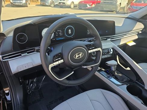 New 2026 Hyundai Elantra Limited FWD image 24