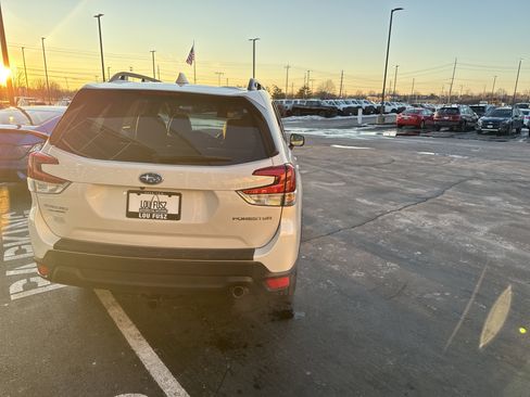 Used 2022 Subaru Forester Limited image 4